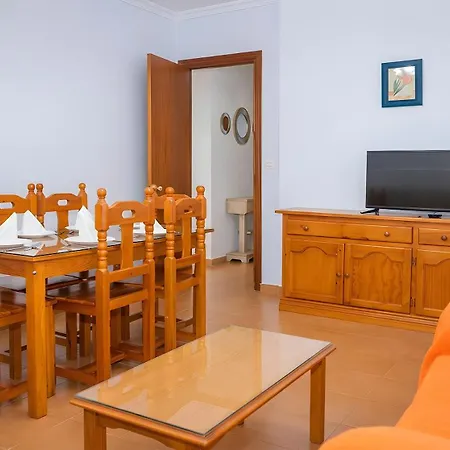 Con Balcon Garaje Aire Acondicionado Centrico Solo Fse Alquila A Familia Y Parejas Apartment *
