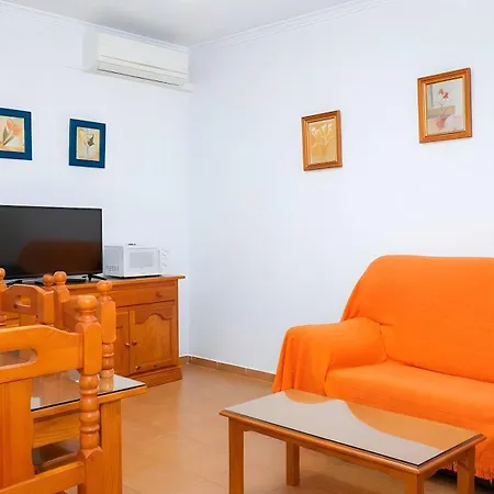 Con Balcon Garaje Aire Acondicionado Centrico Solo Fse Alquila A Familia Y Parejas Conil De La Frontera