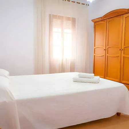 Apartment Con Balcon Garaje Aire Acondicionado Centrico Solo Fse Alquila A Familia Y Parejas *